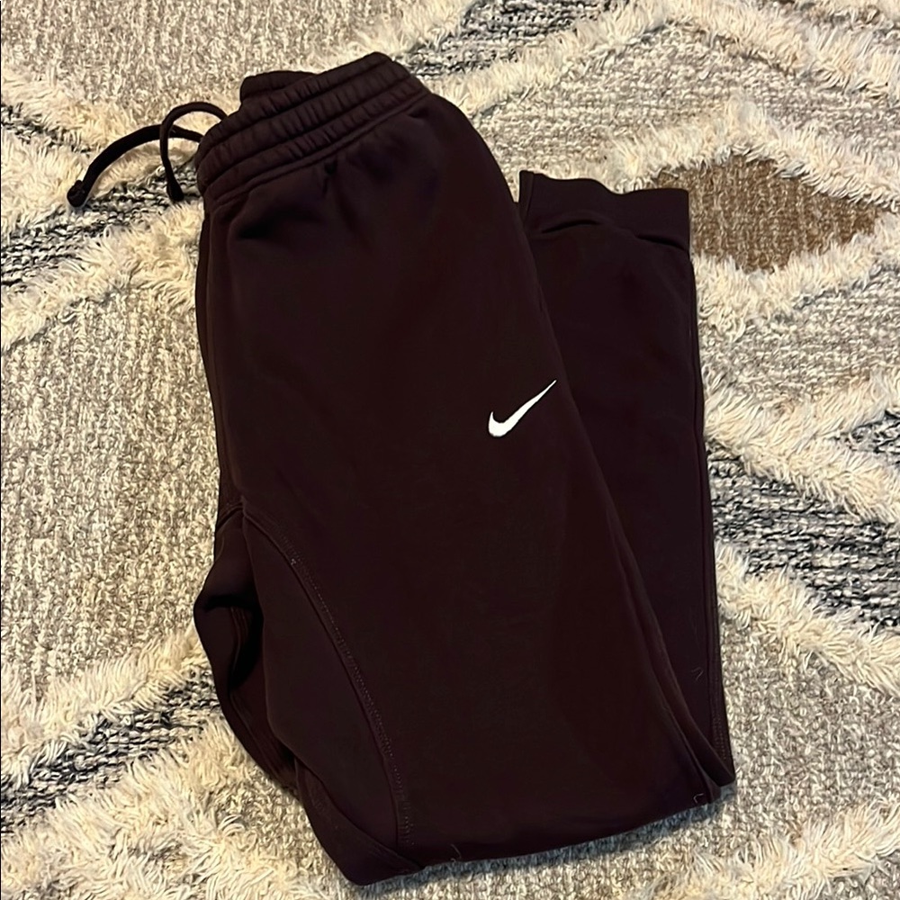 Nike Black Sweatpants with Elastic Waistband and Drawstring